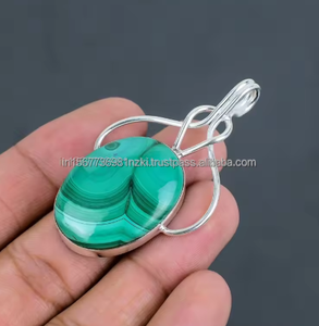 Pendentif en cabochon de malachite naturelle, pendentif plaqué en argent sterling 925 fait à la main. Pendentif en argent - Product Image 3