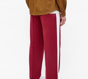 Pantalones Deportivos Holgados de Estilo Retro con Forro de Malla Personalizado en Color Morado para Hombre, Pantalones Deportivos de Nylon con Cordón en la Cintura y Rayas Laterales - Product Image 4