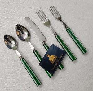 Ensemble de couverts en matériaux écologiques avec manche en résine, vaisselle en acier inoxydable 18/8, décoration de table, ensemble de couverts 5 pièces - Product Image 4