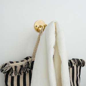 Gancho de pared ondulado de latón dorado pulido hecho a mano al por mayor, gancho antideslizante para ropa, sombreros, bolsos, colgador utilitario de alta resistencia - Product Image 2