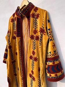 เสื้อแจ็คเก็ตกำมะหยี่สีเหลืองมัสตาร์ดหรูหรา ปักลายดอกไม้สไตล์โบฮีเมียน แขนยาว เหมาะสำหรับฤดูหนาว - Product Image 5