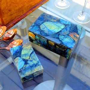 Boîte à bijoux en labradorite, boîte de rangement rectangulaire, décoration d'intérieur, boîte à bijoux en cristal avec incrustation en résine époxy, boîte en marbre - Product Image 1