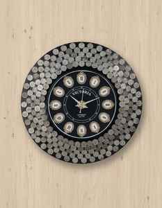 นาฬิกาแขวนผนังไม้ทำมือจากเหรียญเก่า - Product Image 1