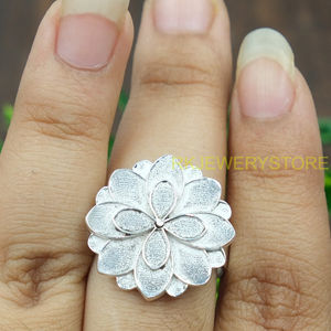 Anillo de Plata de Ley 925 con Flor, Ajustable, Hecho a Mano, Diseño Floral Vintage, Joyería para Mujer, Anillo Abierto, Regalo - Product Image 5