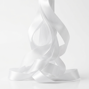 ริบบิ้นผ้าซาตินสีขาวหน้าเดียวขนาด 25 มม. ขายส่งแบบม้วน สำหรับตกแต่งงานแต่งงาน ห่อของขวัญ ช่อดอกไม้ โบว์ติดผม งานฝีมือ และตกแต่งโต๊ะ - Product Image 2