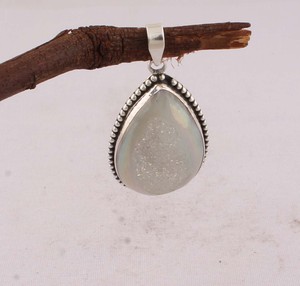 Colgante al por mayor vintage de plata de ley 925 chapada en platino con engaste de bisel de piedra natural Durtz hecha a mano y con puntos - Product Image 5