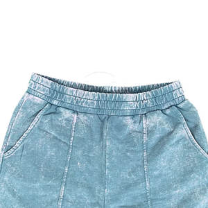 Shorts pour femmes délavés à l'acide de style unique Shorts en jean pour femmes sur mesure Shorts en jean pour femmes de couleur unie - Product Image 5