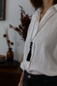 Collier statement en macramé complexe en labradorite, fait main, avec perles d'imitation en forme de fleur, pour soirée, bijoux minimalistes, bouddhisme - Product Image 4