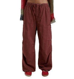 Pantalones Cargo para Mujer 2026, Estilo Oversize, Elásticos, Tipo Paracaídas, Color Granate, Tejidos, Sueltos, hasta la Rodilla - Product Image 2