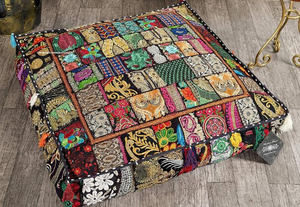 Coussin de sol carré bohème avec motif floral brodé, housse amovible et lavable, matériau textile, fabriqué en Inde - Product Image 2