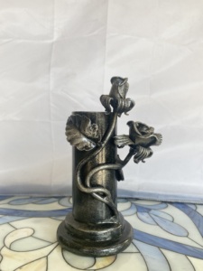 Vase en alliage de zinc nickelé noir avec motif de rose, thème floral, décoration d'intérieur, artisanat en métal - Product Image 1