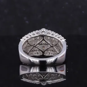 Anillo Unisex de Plata 925 con Diamantes Redondos en Racimo, Engaste Pavé, Estilo Corona de Lujo, Certificado IGI, para Fiesta - Product Image 3