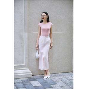 Jupe midi élégante à taille haute et fente avant, style vintage minimaliste, pour femme, idéale pour le bureau - Vente en gros Vietnam KV27 - Product Image 4