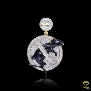 Colgante de Lujo con Diseño Animal en Plata 925, Chapado en Oro, con Acabado Pulido y Piedras de Moissanita VVS, Ideal para Regalo - Product Image 1