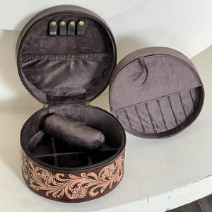 Superbe boîte à bijoux ronde en cuir de vachette façonnée à la main, style vintage, avec motifs floraux en relief, durable, pour le rangement des bijoux - Product Image 6