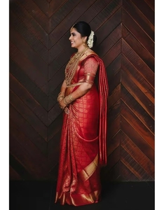 KV <b>Red</b> Designer Banarasi Silk Kanjivaram <b>Saree</b> With Unstitched Blouse - Product Image 3