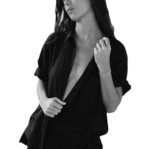 Sweat-shirt en toile avec logo personnalisé, impression personnalisée, pull-over épais, vêtements de détente modernes, lavable en machine, ensemble short 2 pièces pour femmes - Product Image 1