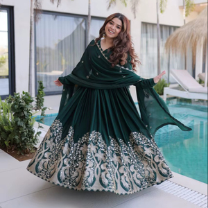 Nouvelle robe Anarkali en georgette brodée pour femmes, prête à porter, tenue de fête indienne pour femmes - Product Image 1