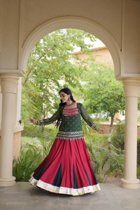 Lehenga Choli Verde de Diseñador con Conjunto de Lehenga para Mujer, con Trabajo de Espejos, para Navratri, Garba, Festivales, Bodas y Fiestas - Product Image 3