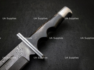 Couteau de chasse à lame fixe en acier Damas fait main sur mesure avec manche en corne de taureau et étui en cuir, personnalisable OEM ODM - Product Image 4