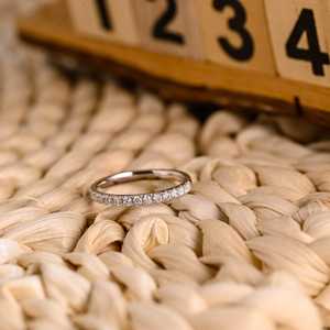 Anillo de Media Eternidad con Diamantes Creados en Laboratorio VS1, Anillo de Boda Personalizado de Oro Blanco de 14K para Mujer, Joyería para Regalo de Fiesta de Compromiso - Product Image 3