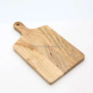 Tabla de cortar de madera gruesa de primera calidad con diseño reversible para una máxima versatilidad en la preparación de alimentos - Product Image 2