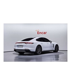 Porsche Panamera 4.0 GTS 2023 avec volant à gauche, sièges en cuir, caméra de recul, seulement 3 016 km parcourus - Product Image 2