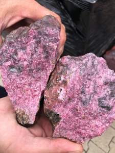 Piedra Preciosa de Rodonita Cruda de 0.9 kg, Piedra Rosa Natural al por Mayor para la Fabricación de Joyas - Product Image 2