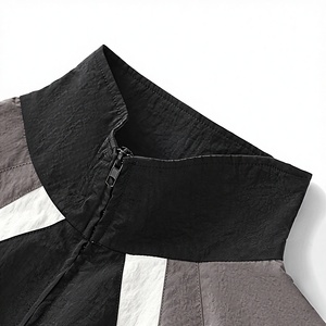 เสื้อแจ็คเก็ตกันลมผู้ชายแบบสั่งทำพิเศษ - ซิปแบบรูดขึ้น วัสดุไนลอน สไตล์วาร์ซิตี้ ทรงโอเวอร์ไซส์ กันลม พร้อมดีไซน์แบบปะติด - Product Image 3