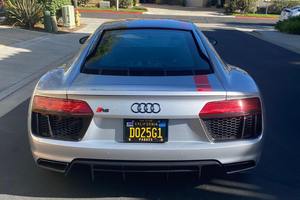 รถยนต์<span class=keywords><strong>มือสอง</strong></span>ที่เชื่อถือได้ ปี 2018 <span class=keywords><strong>Audi</strong></span> <span class=keywords><strong>R8</strong></span> V10 Coupe RWS 532 แรงม้า V10 - Product Image 3