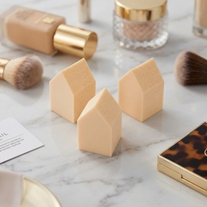 [K-ESSENTIALS] Éponge de maquillage hygiénique à usage unique en forme de maison, beige, lot de 50 pièces, pack pour salon de beauté - Product Image 2