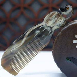 Peigne en corne de buffle, artisanat et cadeaux naturels, avec manche décoré de paons, meilleure qualité au prix le plus bas - Product Image 6