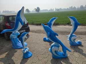 Juego de 5 hermosas figuras de delfines de fibra de vidrio, esculturas artísticas de decoración costera para exhibición en exteriores. - Product Image 5