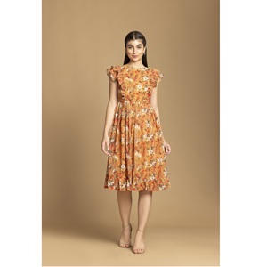 Robe de fête élégante pour filles avec imprimé floral couleur moutarde, manches à volants et tissu en georgette pour occasions spéciales - Product Image 2