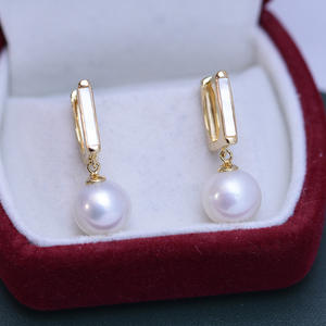 Boucles d'oreilles en perles rondes blanches d'eau douce de 10-11 mm pour femmes, boucles d'oreilles pendantes en argent S925 avec une forte luminosité, faibles défauts, design en forme de pétale - Product Image 2