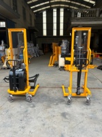 EZ LIFT EDA40 - Élévateur électrique sécurisé pour fûts d'huile en acier de 55 L avec une hauteur de levage maximale de 1350 mm