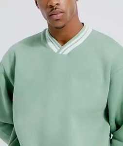 Pull en molleton à col en V surdimensionné pour homme, de qualité supérieure, personnalisé, avec motif 3D en relief, 100% coton respirant - Product Image 3
