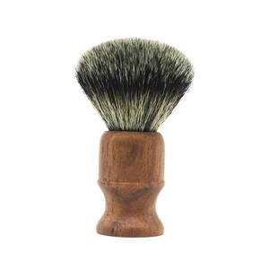 Pinceau à raser ergonomique en poils de Kolinsky durables avec manche en bois pour un contrôle précis, design classique, qualité supérieure - Product Image 3