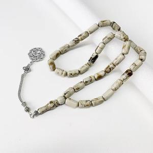 Chapelet artisanal de luxe en résine bleue à motif géométrique pour la prière religieuse du Ramadan, avec breloque en argent poli, artefact culturel - Product Image 5