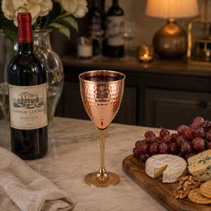 Verre à vin martelé en cuivre fait main, gobelet à pied en laiton, tasse à boire en métal, vaisselle vintage de luxe pour bar, restaurant et maison - Product Image 2