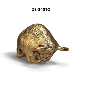 Escultura Metálica Decorativa Premium, Pieza Elegante para Decoración de Hogar Moderno y Lujoso, Figura de Toro en Bronce Chapado en Oro - Product Image 4