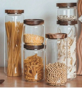 Bocaux de cuisine en verre faits à la main avec couvercles en bois, compatibles lave-vaisselle, design moderne et luxueux pour le stockage des épices, herbes, céréales, thé, sucre - Product Image 6