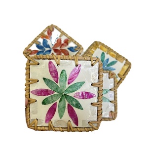 แผ่นรองแก้วหวายสานมือ ประดับมุก สำหรับตกแต่งโต๊ะ ผลิตในเวียดนาม - Product Image 1