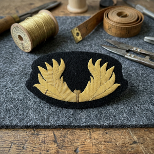 Écusson brodé personnalisé avec ancre et couronne de lauriers, à coudre sur tissu, pour uniforme ou vêtement - Product Image 3