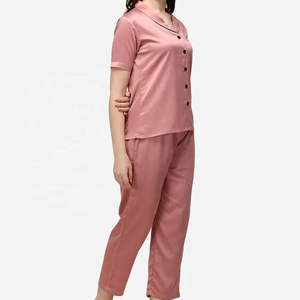 Pyjama d'hiver respirant à séchage rapide, longueur genou, en tissu doux de haute qualité, design axé sur le confort pour dormir, style basique - Product Image 3