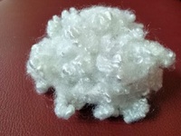 Fibre de polyester creuse siliconée 15D HCS de haute qualité du fabricant vietnamien Vikohasan, certifiée OEKO-TEX et recyclable