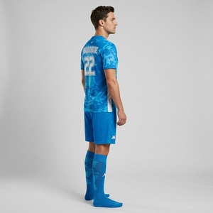 เสื้อฟุตบอลทีมชาติอาร์เจนตินา ผู้ชาย สีน้ำเงินลายพราง แบบซับลิเมชั่น แขนสั้น ระบายเหงื่อได้ดี ทรงแอธเลติก พร้อมหมายเลข 22 - Product Image 2