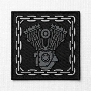 Parche bordado termoadhesivo personalizado a granel con diseño de motor V-Twin y borde de cadena para chaqueta de motociclista, 100 unidades/lote - Product Image 1