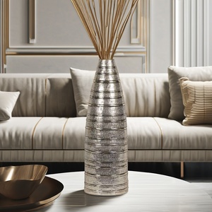 Hot Selling Aluminium <b>Large</b> Vase Aluminium Modern Table Vase Handmade Aluminium Table Top Flower Vase in Wholesale Price - Product Image 1