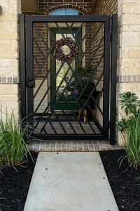 Modern iron gate with geometric patterns, manually operated <b>swing</b> opening, exterior metal gate, anti-theft surface finish. - Product Image 3